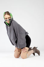 Load image into Gallery viewer, Bazic zip sweatshirt
