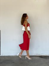 Load image into Gallery viewer, Tuscan dream in red
